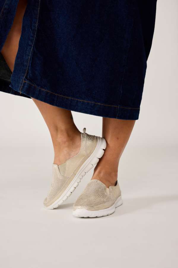 Just Bee Curves Womens Slip Ons (9085612818655)