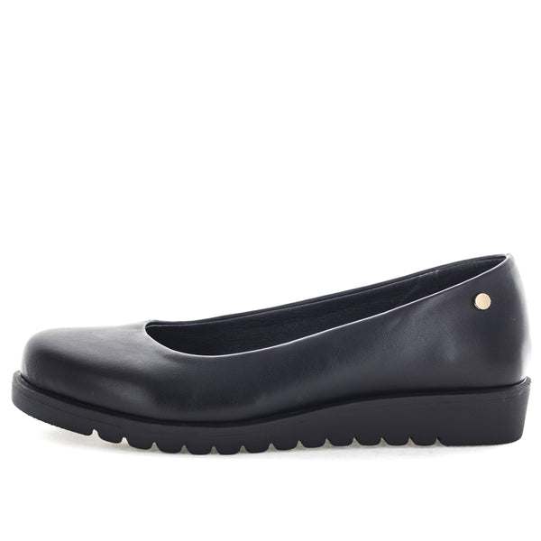 Aerocushion Malani Women's Flats - Black Smooth